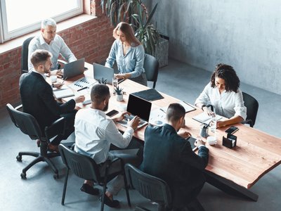 Jak stała obsługa IT przyczynia się do zwiększenia wydajności pracy pracowników?