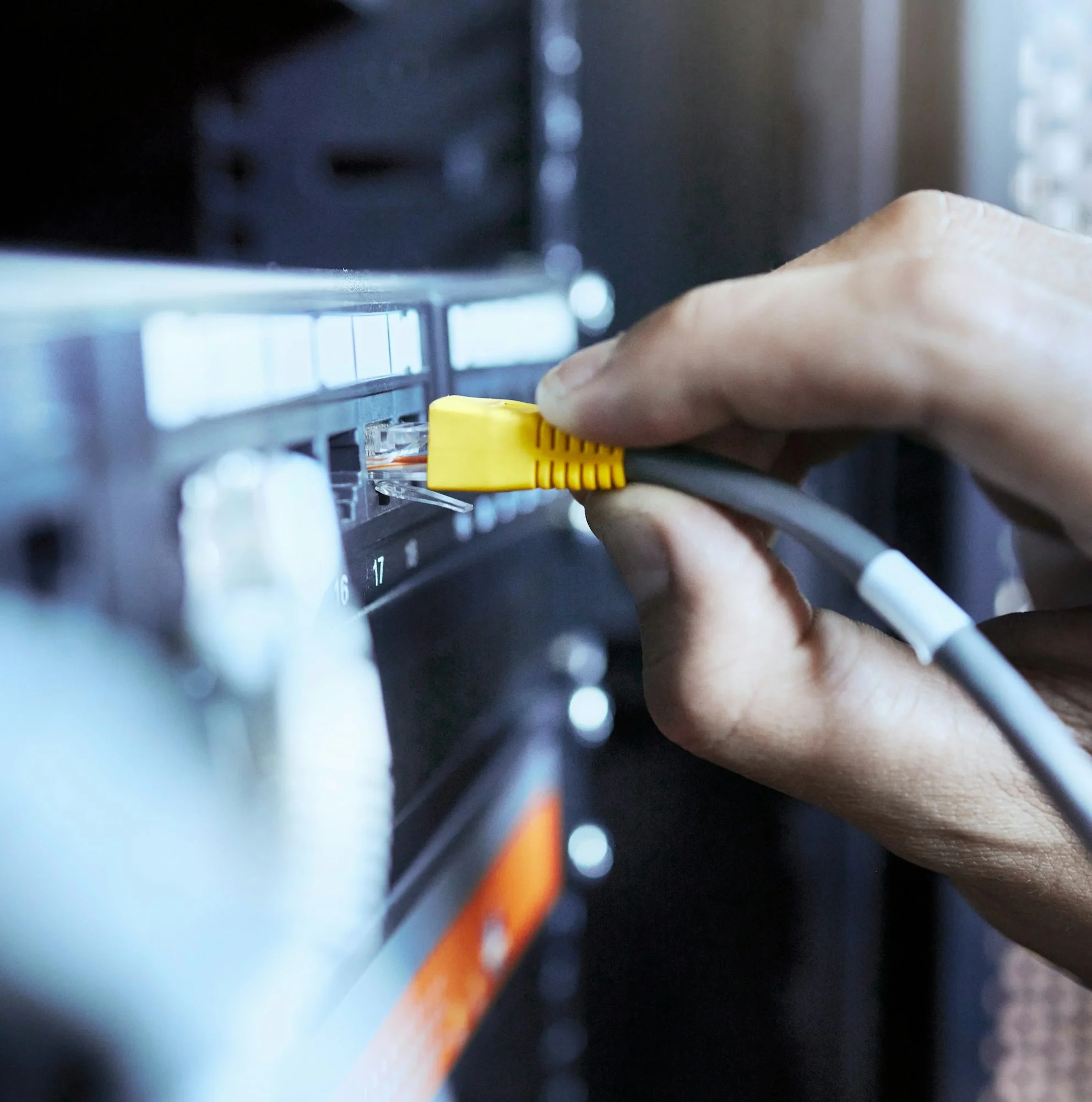 Mikrotik w sieciach małych firm - korzyści i najlepsze praktyki