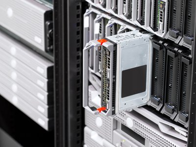 Skuteczne zarządzanie backupem i przywracaniem danych w firmie