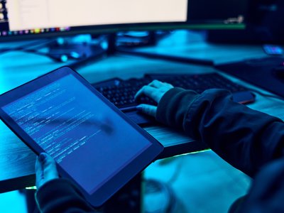 Skuteczne zarządzanie bezpieczeństwem informacji i ochroną przed zagrożeniami cybernetycznymi dzięki stałej obsłudze informatycznej