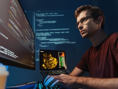 Stała obsługa informatyczna a rola w poprawie efektywności i wydajności systemów