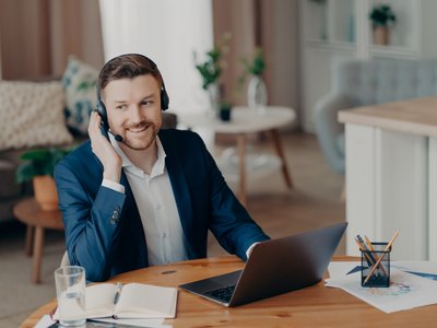 Wirtualne spotkania i wideokonferencje w kancelarii prawnej - efektywna komunikacja na odległość