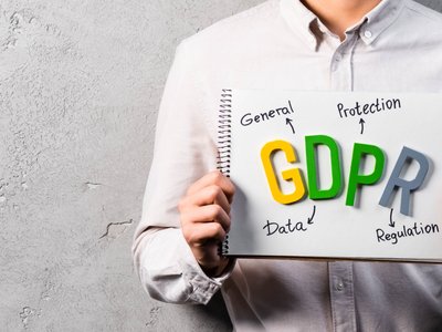 Wsparcie w utrzymaniu zgodności z przepisami i regulacjami dotyczącymi ochrony danych